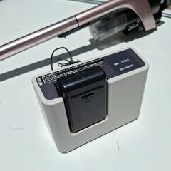 中古 SHARPシャープ コードレススティック掃除機 サイクロン式 RACTIVE Air EC-VR3SX 充電式掃除機の画像