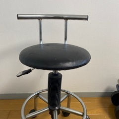 キャスター付き　椅子　の画像