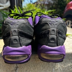 NIKE ナイキ　28cm エアマックス95 スニーカー　黒　紫の画像