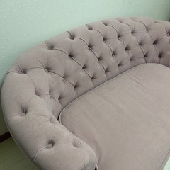 ピンク　上品プリンセス風ソファの画像