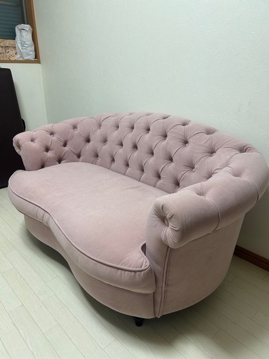 ピンク　上品プリンセス風ソファ