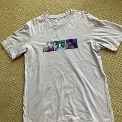 ユニクロの女性用のTシャツをお譲りします。の画像