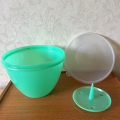 タッパーウェア　スーパークリスピットレタスキーパー&保存容器の画像