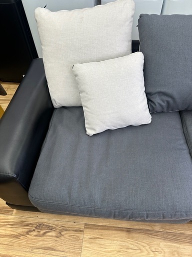 美品　ニトリ ソファ 3人用布張りソファ (キングダム3KD) ソファーグレー黒 定価13万
