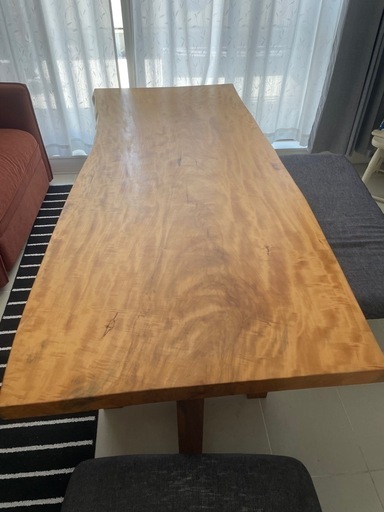 一枚板のダイニングテーブル