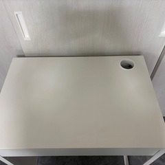 IKEA ミッケ机の画像