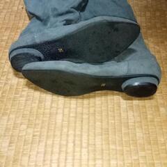 ブーツ　グレーの画像