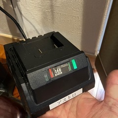 アストロプロダクツ バッテリー充電器の画像