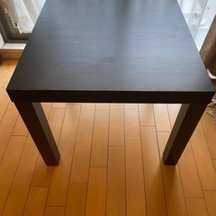 IKEAのテーブル