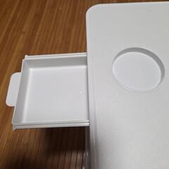 折り畳みテーブルの画像