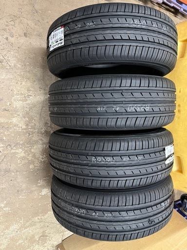 ヨコハマ　ブルーアース　ES32　215\55-17