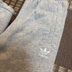 adidas キッズ　130㎝　スウェット　セットアップの画像