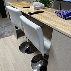 カウンターテーブル チェア2つ付きの画像