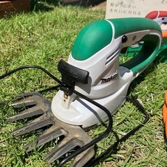 【箱付き】マキタ makita 芝生バリカン MUM164G/Rの画像