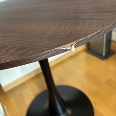 円テーブルの画像