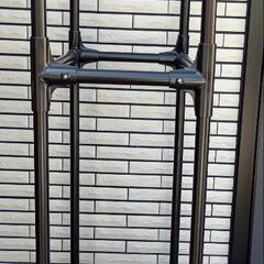 【募集中】アイリスオーヤマタイヤ ラック 2段 車 収納 保管 交換 保管ラック タイヤ収納 カー用品 カバー付 スタッドレス KTL-590Cの画像