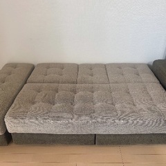 ソファベッドです。横にスツールもついています。他に投稿している全身鏡と一緒に7月7日（月）〜7月9日（水）に取りにきてくださる方にお譲りします。の画像
