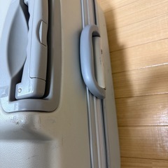 ジャンク品大型スーツケースの画像