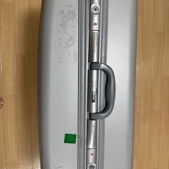 ジャンク品大型スーツケースの画像