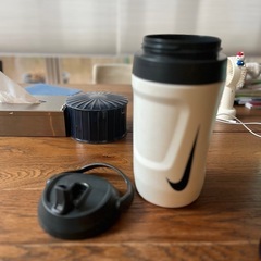 NIKE フューエルジャグ 64oz チャグ　ホワイト水筒の画像