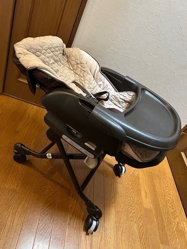 【美品】電動ハイローチェア　コンビ ネムリラ オートスイング