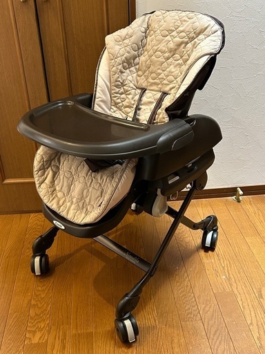 【美品】電動ハイローチェア　コンビ ネムリラ オートスイング