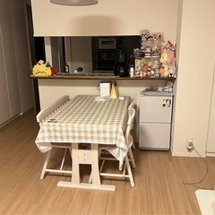 ダイニングテーブル4点セットの画像