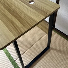 パソコンディスクゲーミングデスクの画像
