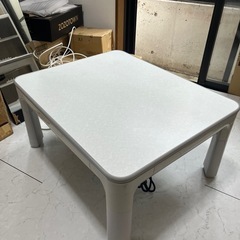 こたつテーブルの画像
