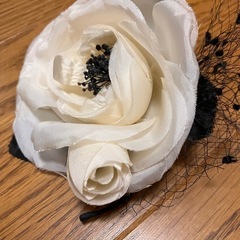 白×黒の大きめコサージュ！の画像