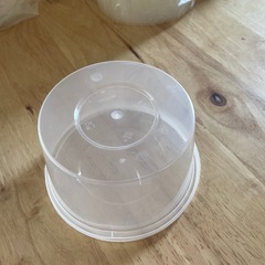 使い捨てプラスチック容器　丸型　の画像