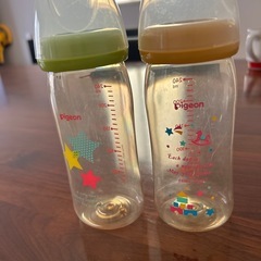 哺乳瓶240ml×2本の画像