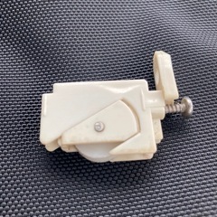 網戸の戸車＆外れ留め