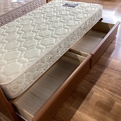 シングルベッド（シモンズ製品）
【町田市再生家具】250966の画像