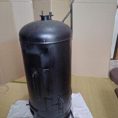 LPガスボンベで作った、燻製器の画像