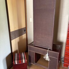 椅子付き鏡台　化粧台　ドレッサー　
鏡　家具職人が手作りで作った丈夫なものです　まだまだ使えますの画像