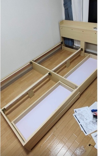  セミダブルベッドフレーム（引き出し収納付き・組立式）