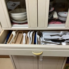 食器棚の画像