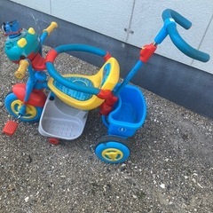 トーマス 三輪車 舵取り棒付きの画像