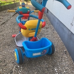 トーマス 三輪車 舵取り棒付きの画像