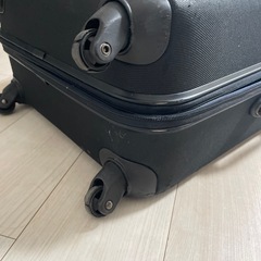 黒　スーツケース　の画像