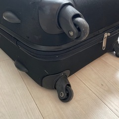 黒　スーツケース　の画像