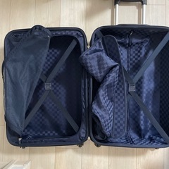 黒　スーツケース　の画像