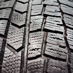 YS18784【送料無料195/60R17】ダイハツ純正 ロッキー純正 トヨタ