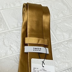 TAKEO KIKUCHI シルクネクタイ サイズ80 ゴールド 新品タグ付きの画像
