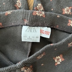 ZARAのパンツ
の画像
