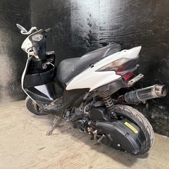 ★支払総額8.2万円★定休日なし！いつでも現車確認可能です！ スズキ アドレスV125S 白 CF4MA 社外マフラー！ 人気のV125！ Sタイプ！ サイスタ付き！ ケツ上げ！ HIDヘッドライト！　の画像