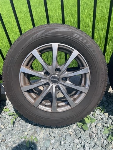 スタッドレスタイヤ　15インチ　175 65R15 
