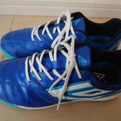 きれいです！umbroサッカーシューズ　23.5cmの画像