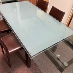 カリガリス　ガラスダイニングテーブル　レザーチェア4脚セット　オフィス用家具の画像